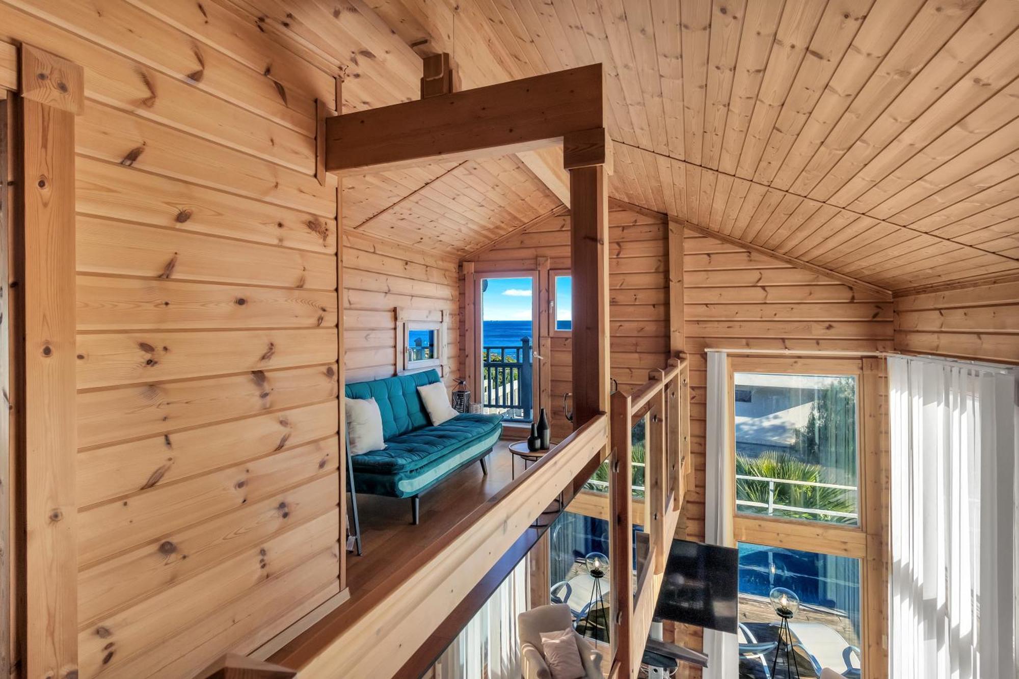 Increible Villa De Madera Con Vistas Al Mar Алхесирас Екстериор снимка