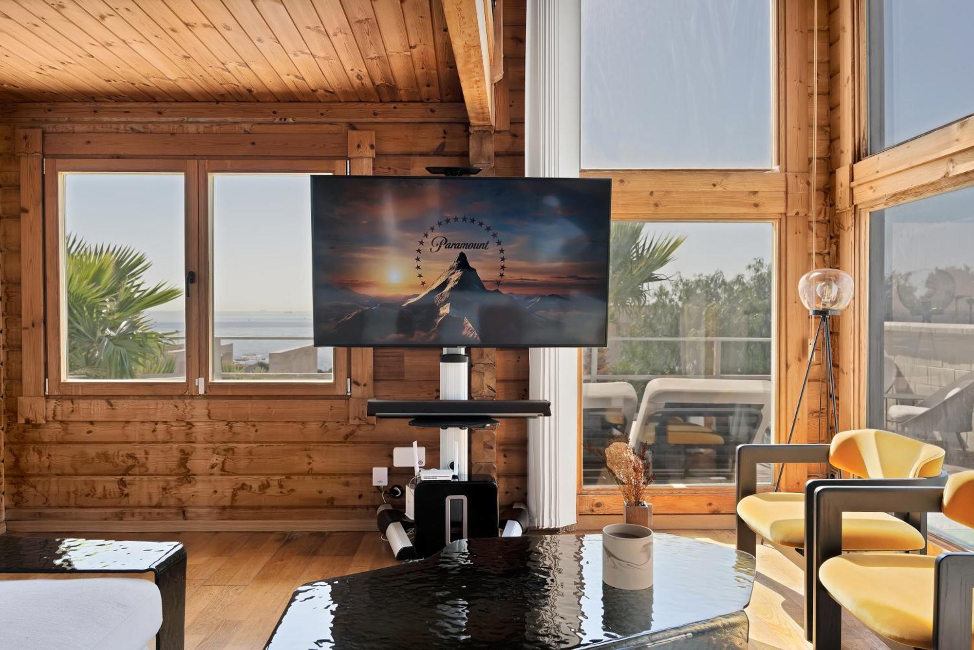 Increible Villa De Madera Con Vistas Al Mar Алхесирас Екстериор снимка