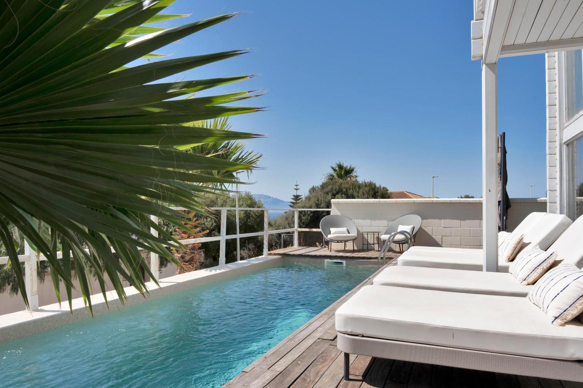 Increible Villa De Madera Con Vistas Al Mar Алхесирас Екстериор снимка