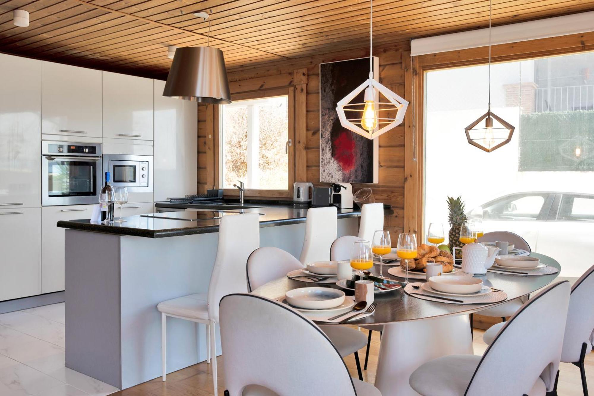 Increible Villa De Madera Con Vistas Al Mar Алхесирас Екстериор снимка