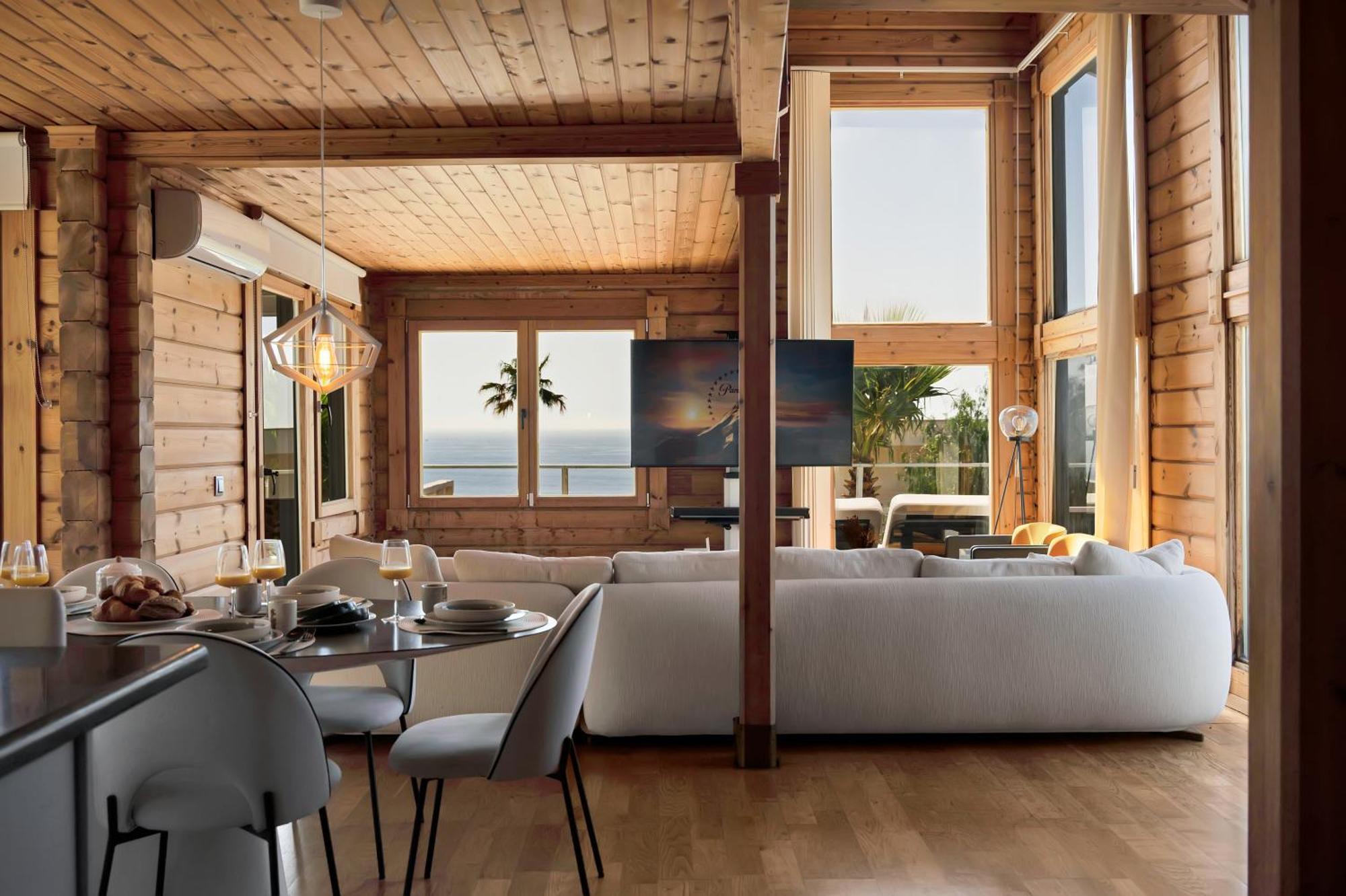 Increible Villa De Madera Con Vistas Al Mar Алхесирас Екстериор снимка